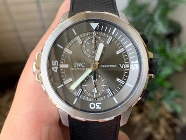 IWC0458 - Aquatimer Chronograph Sharks Grey SS/RU V6F 7750