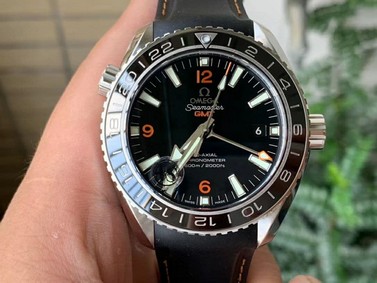 Planet Ocean 600M Co-Axial GMT 43.5mm VSF 1:1 Best Edition Black Dial Orange Markers Black Ceramic Bezel A8605 Super Clone