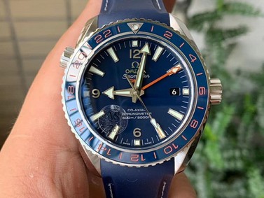 Planet Ocean 600M Co-Axial GMT 43.5mm VSF 1:1 Best Edition Blue Dial Blue Ceramic Bezel on Blue Rubber Strap A8605 Super Clone