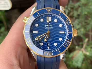 Seamaster Diver 300M SS/YG VSF 1:1 Best Edition YG Bezel Blue Dial on Blue Rubber Strap A8800