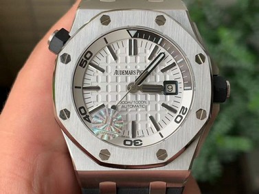 Royal Oak Offshore Diver 15710 JF 1:1 Best Edition White Dial on Black Rubber Strap A3120 V10