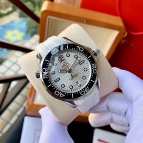 Omega Seamaster White Dial on White Rubber Strap