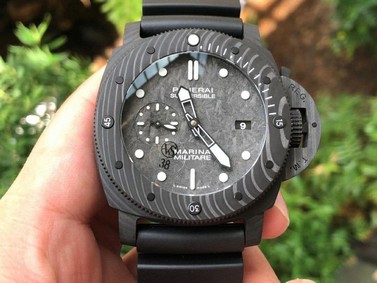PAM979 Carbotech VSF Best Edition Carbon Dial on Rubber Strap P.9010 Clone