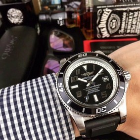 Breitling Superocean Black White Dial on Black Rubber Strap