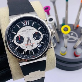 UN Maxi Marine Black/White Dial Silver Case on Black Rubber Strap