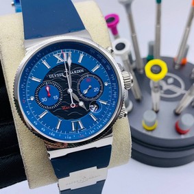 UN Maxi Marine Blue Dial Silver Case on Blue Rubber Strap