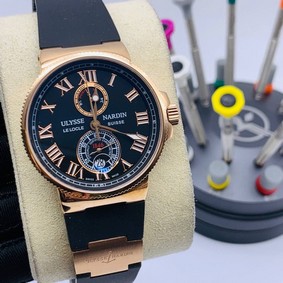 UN Classic Rome Black Gold Dial on Black Rubber Strap