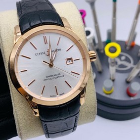 UN Classic White Dial Gold Case on Black Leather Strap