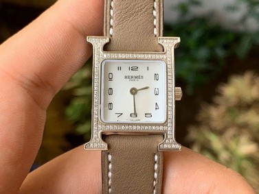 Hermes H Watch 26mm YG Diamonds Bezel OXF Best Edition White Dial on Light Brown Texture Leather Strap Ronda Quartz