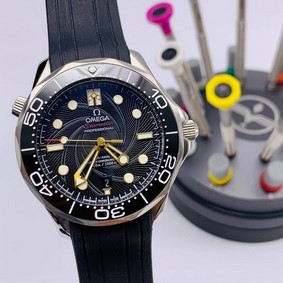Omega Seamaster Black Dial on Black Rubber Strap 007 High Version