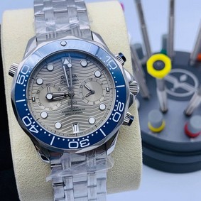 Omega Seamaster Grey Dial on SS Strap Chrono High Version