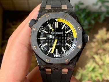 Royal Oak Offshore Diver Forged Carbon XF 1:1 Best Edition on Rubber Strap A2836 V3